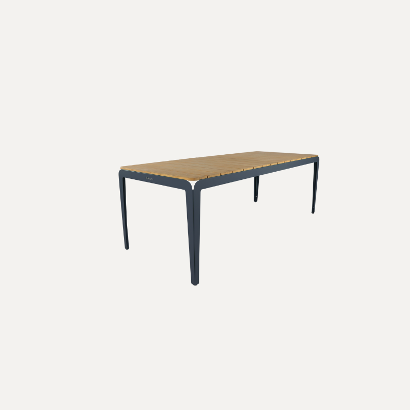 Bended tafel met bamboe blad van Weltevree