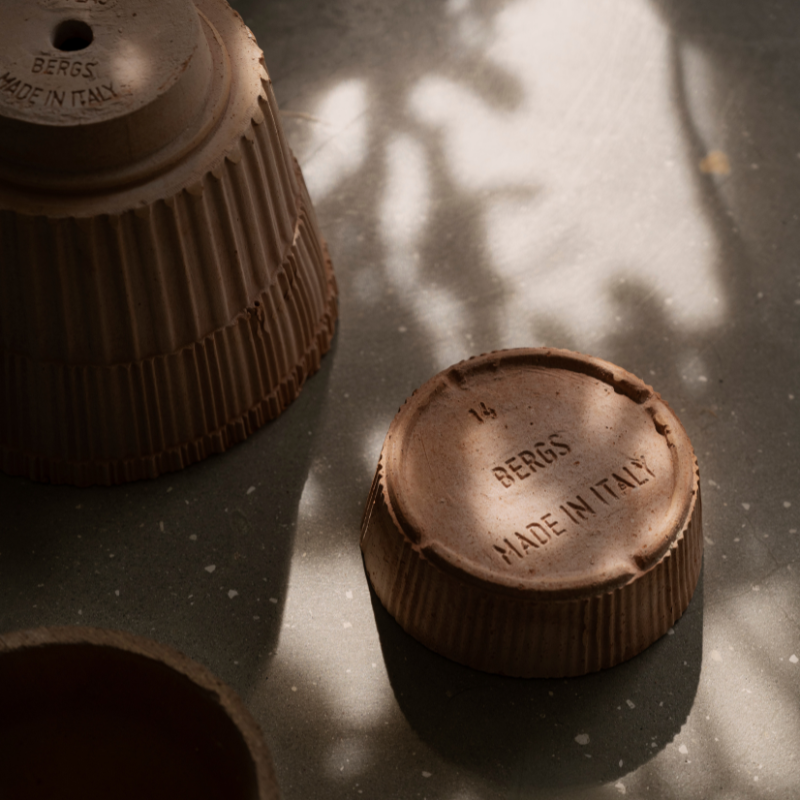 Atlas terracotta pot