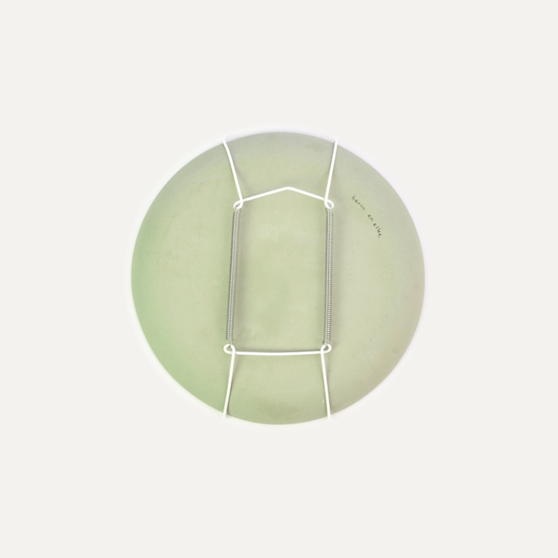 Plate wire voor wandborden