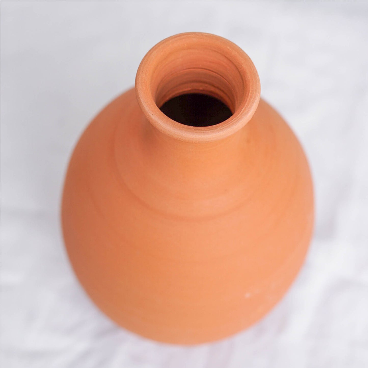 Olla terracotta waterreservoir