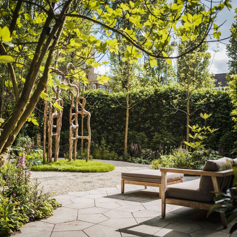 De voordelen van een kant-en-klaar haag: direct groen én meer leven in je tuin