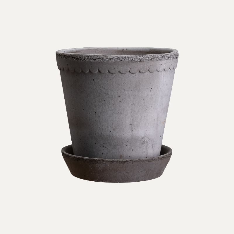 Helena terracotta pot